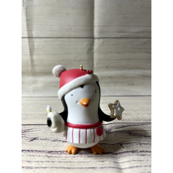 Hallmark Keepsake Ornament South Pole Pals Skip 2007 with original box - Picture 3 of 9